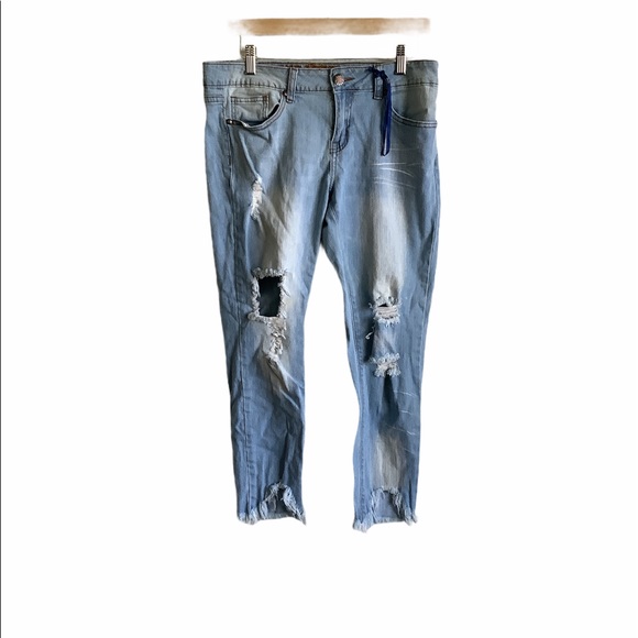 V.I.P. Distressed jeans - Picture 3 of 5